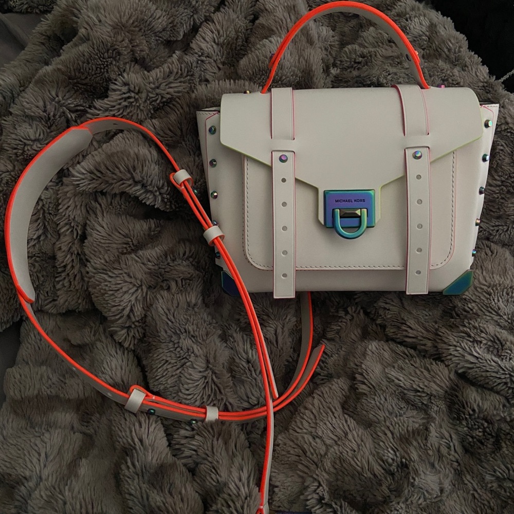 Michael Kors Manhattan Medium Contrast Trim Bag